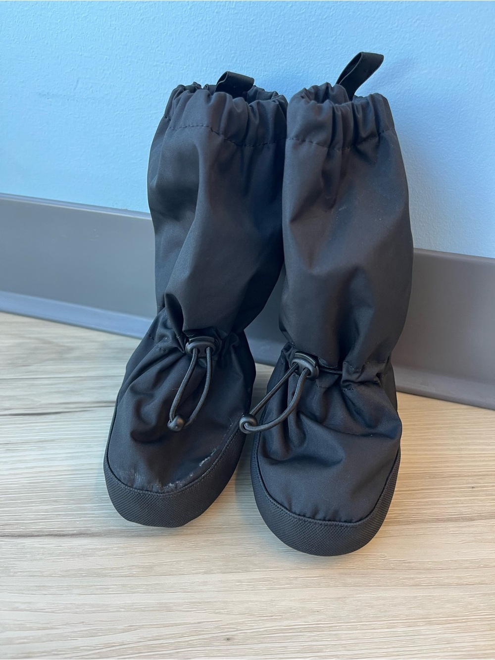 Reima Anturoin 6-18 Month Winter Booties with Pull Cord in Black